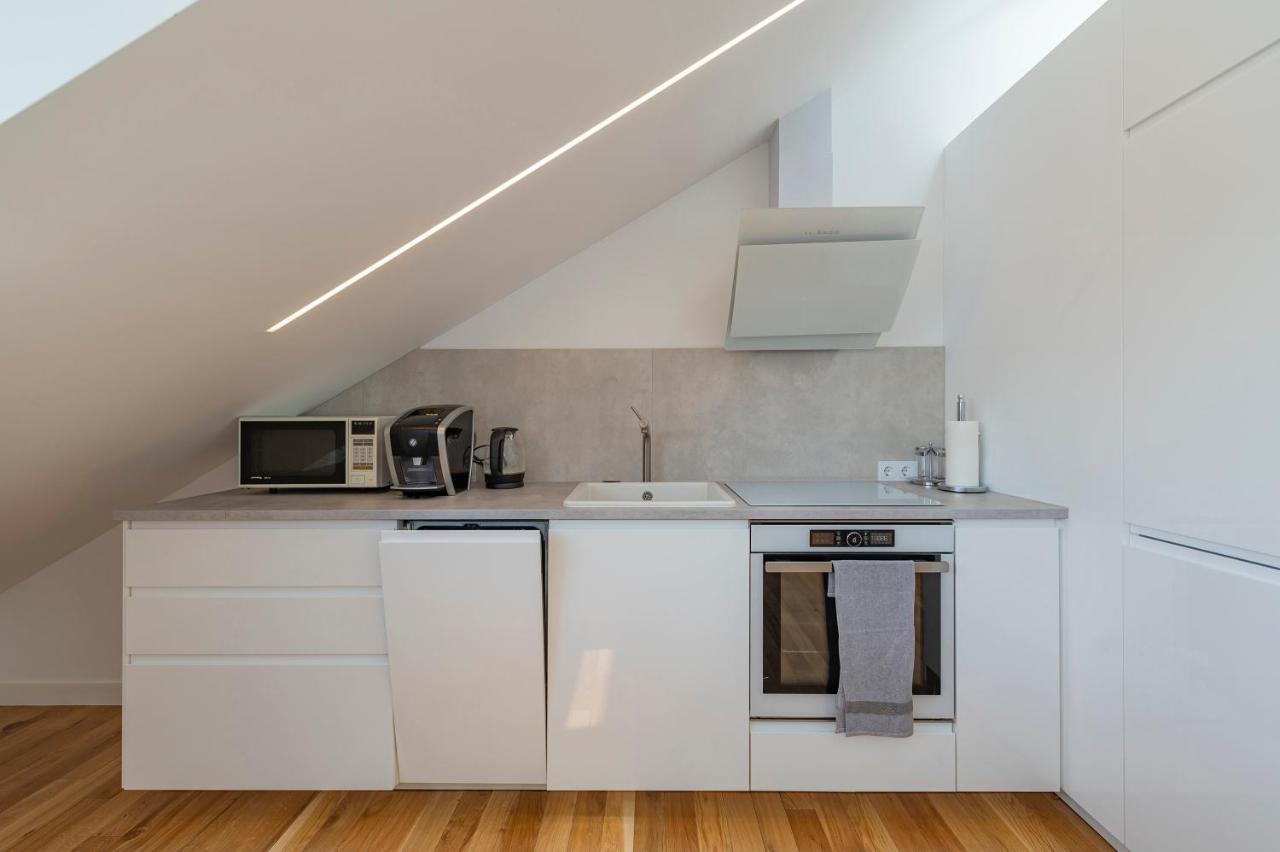 White 1 Bd Old Town Apartment By Hostlovers Kaunas Exterior photo