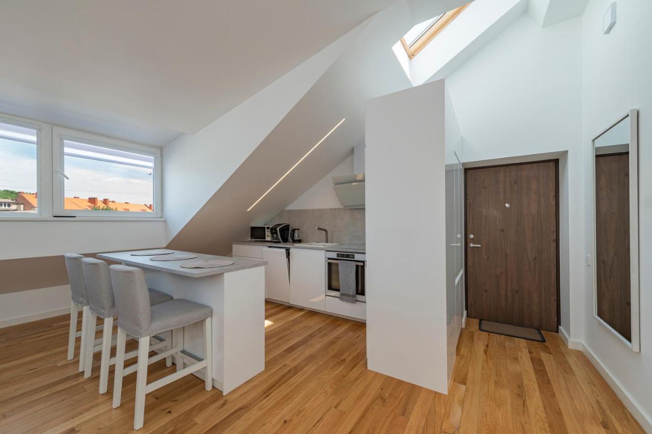 White 1 Bd Old Town Apartment By Hostlovers Kaunas Exterior photo